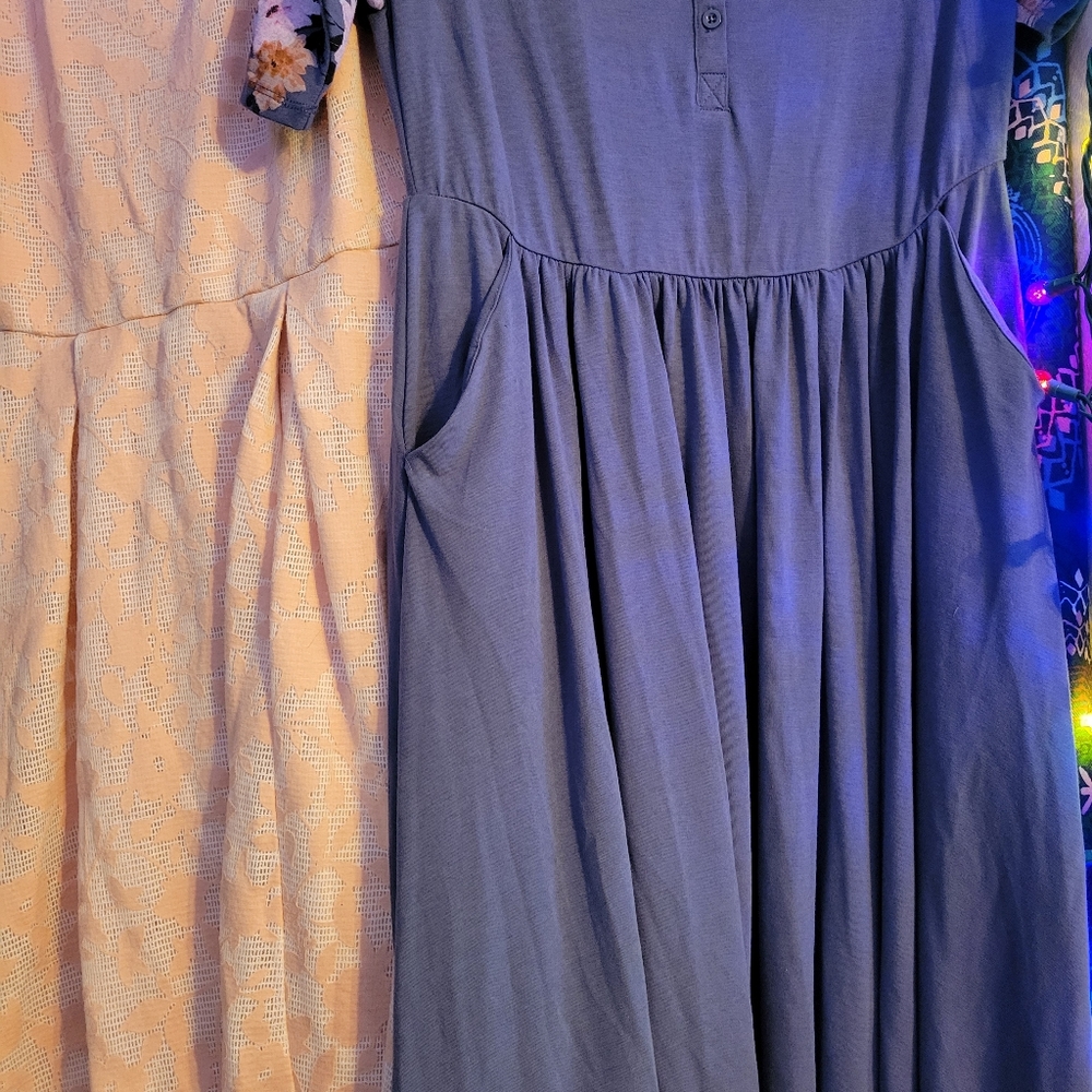 Torrid dresses two sizes 12 and 16 the 12 is kinda a big 12. And has pockets - Picture 4 of 9